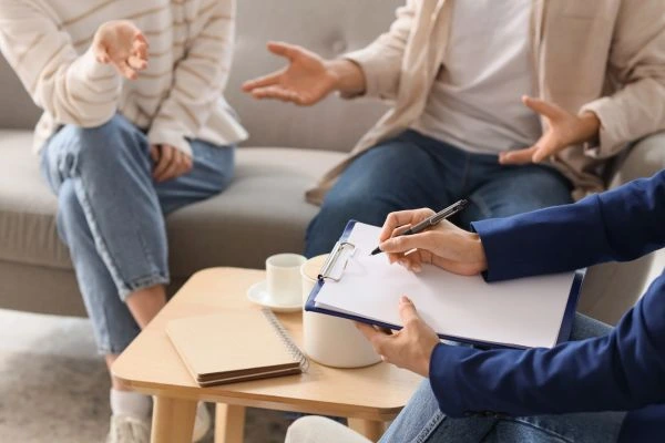 Image of divorce mediation Mid Glamorgan in progress.